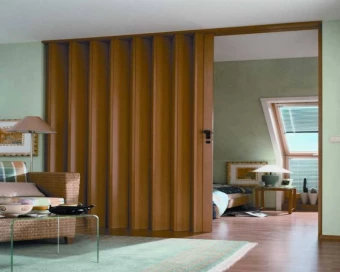 Розсувні двері «гармошка»: за і проти