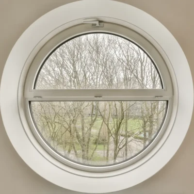 Круглі та овальні вікна