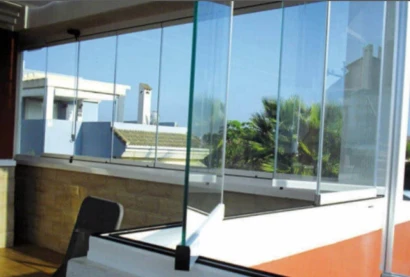 Безрамне скління: що це?