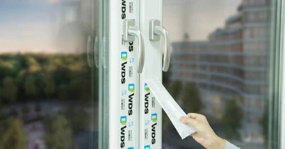 Як зняти плівку з вікна?