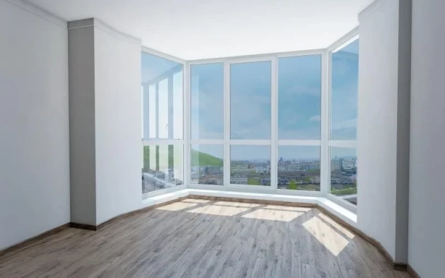 Еркерний балкон | Вигідне скління напівкруглого балкону 1