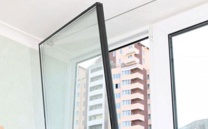 Заміна склопакета в пластиковому вікні в Києві 1