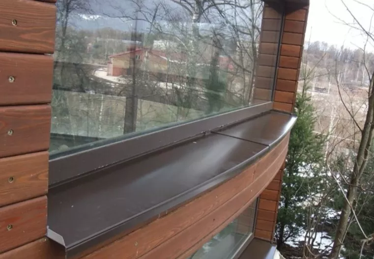 отлив на окно